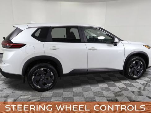 Used 2025 Nissan Rogue SV FWD image 5