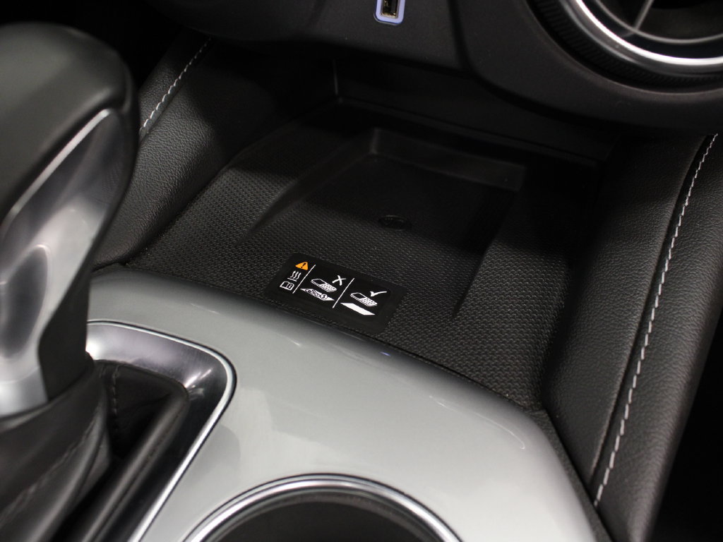 Used 2024 Chevrolet Blazer LT w/ Sound & Technology Package FWD image 30