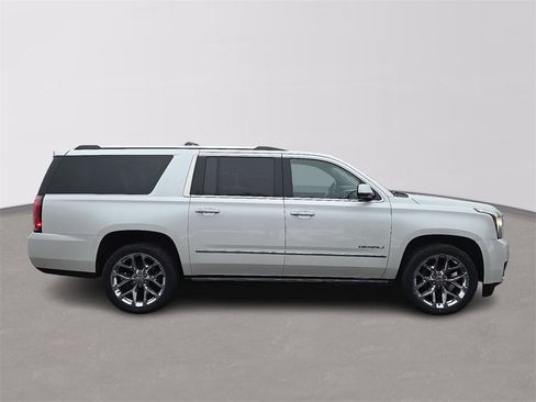 Used 2019 GMC Yukon XL Denali w/ Denali Ultimate Package image 7