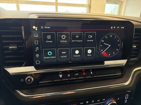 Used 2024 GMC Sierra 2500 SLT image 26