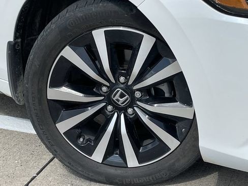 Used 2024 Honda Civic EX-L image 8