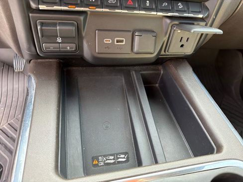 Used 2021 Chevrolet Silverado 1500 LTZ image 42