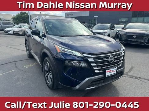 Used 2025 Nissan Rogue SL w/ SL Premium Package AWD/4WD image 3