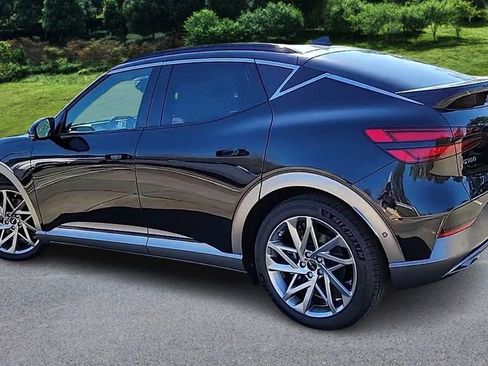 Used 2024 Genesis GV60 Advanced image 6