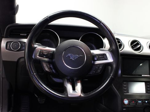 Used 2019 Ford Mustang GT RWD image 19