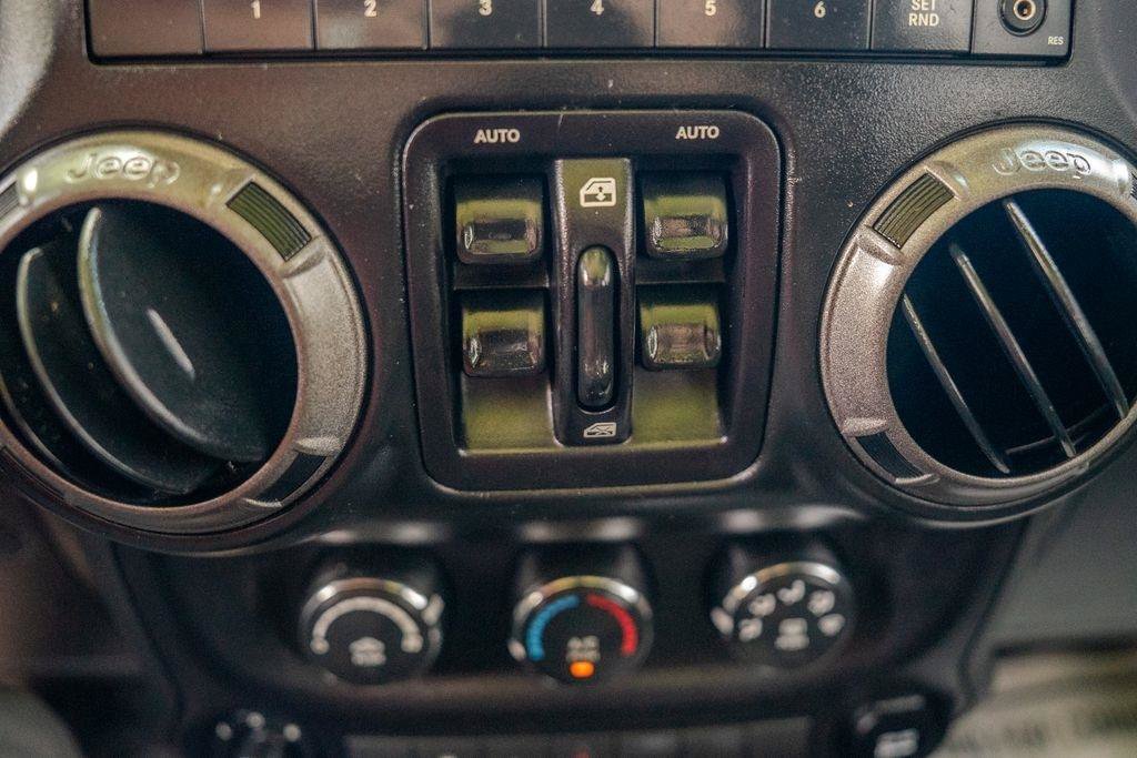 Used 2017 Jeep Wrangler Unlimited Sport w/ Quick Order Package 24S AWD/4WD image 23