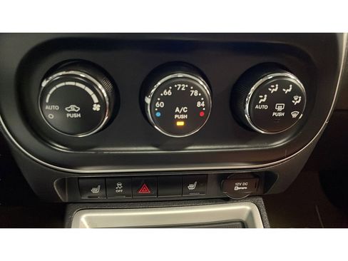 Used 2014 Jeep Compass Limited w/ Sun/Sound Group AWD/4WD image 14