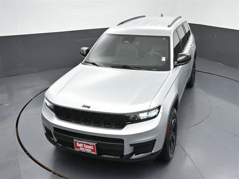 Used 2021 Jeep Grand Cherokee L Laredo RWD image 39