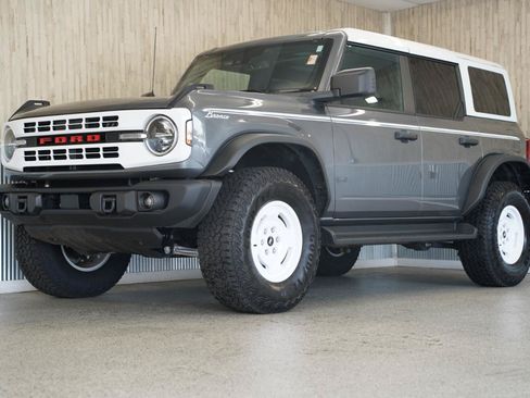 Used 2025 Ford Bronco Heritage Edition AWD/4WD image 4