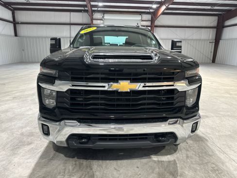 Used 2025 Chevrolet Silverado 2500 LT w/ Convenience Package image 8