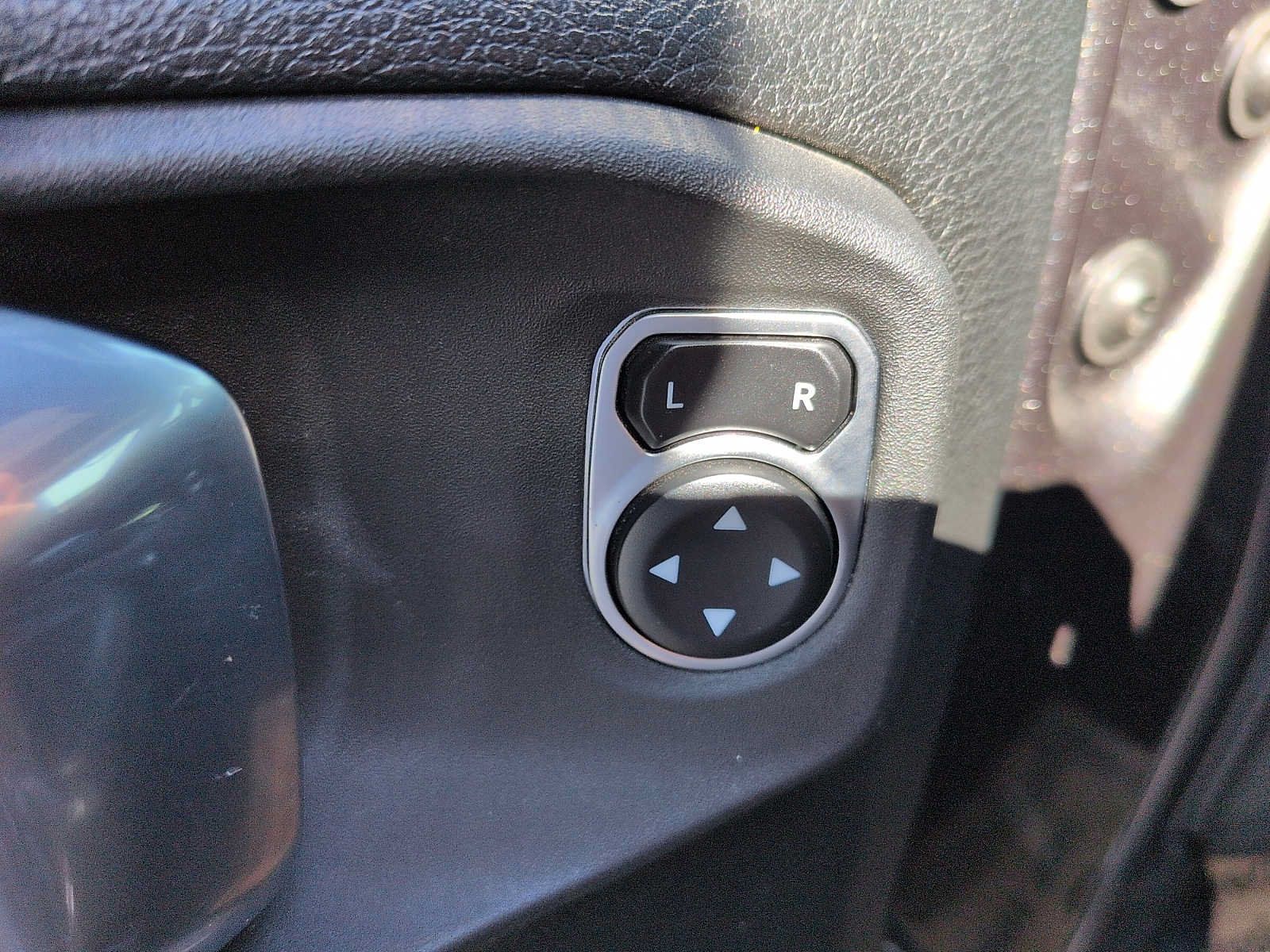 Used 2021 Jeep Gladiator Sport AWD/4WD image 13
