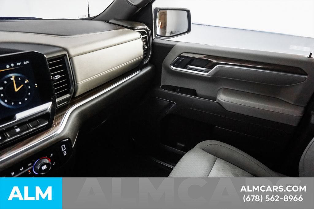 Used 2025 Chevrolet Silverado 1500 LT RWD image 44
