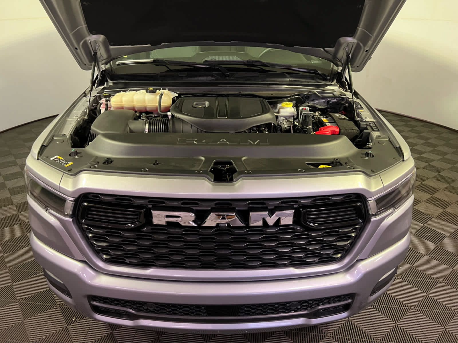 Used 2025 RAM 1500 Big Horn AWD/4WD image 29