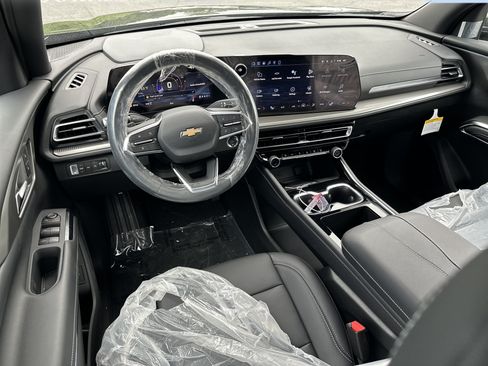 New 2026 Chevrolet Traverse LT w/ Driver Confidence Package AWD/4WD image 7