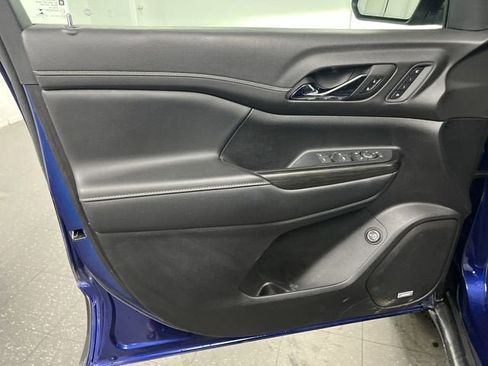 Certified 2023 GMC Acadia SLT w/ Technology Package image 22