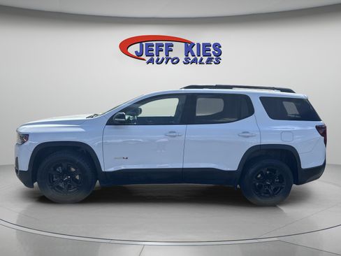Used 2022 GMC Acadia AT4 w/ Technology Package image 4