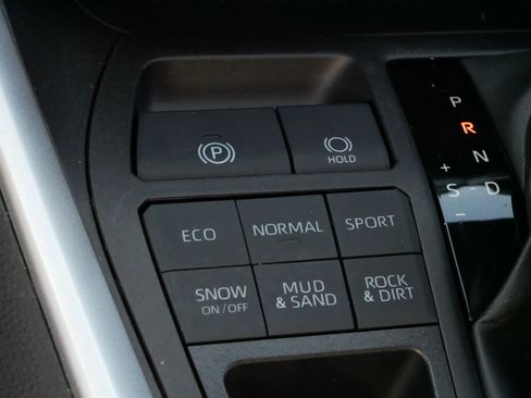 Certified 2022 Toyota RAV4 XLE w/ Convenience Package AWD/4WD image 28