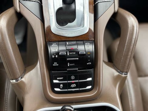 Used 2014 Porsche Cayenne GTS AWD/4WD image 29