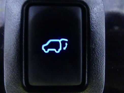 Used 2019 Toyota Highlander Plus AWD/4WD image 32