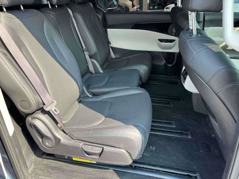 Used 2024 Kia Carnival SX Prestige FWD image 9