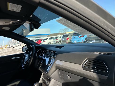 Used 2021 Volkswagen Tiguan SE R-Line image 26