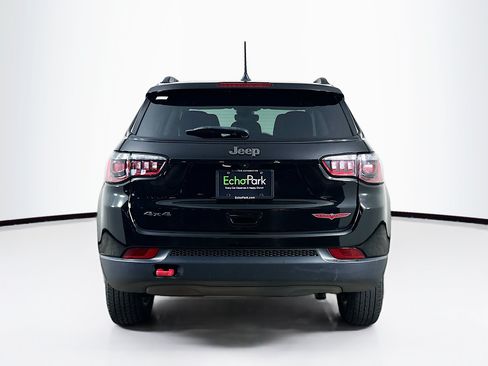 Used 2022 Jeep Compass Trailhawk AWD/4WD image 7