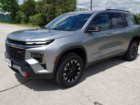 Used 2025 Chevrolet Traverse Z71 w/ Driver Confidence Package image 7