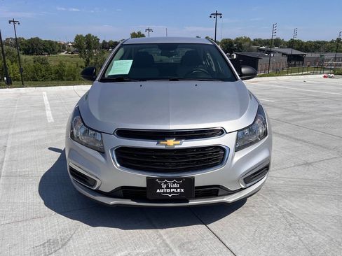 Used 2015 Chevrolet Cruze LS image 8