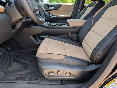 New 2026 Chevrolet Equinox ACTIV w/ Convenience Package III FWD image 9