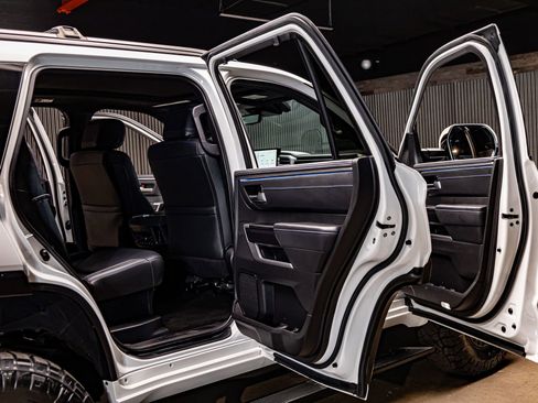 Used 2024 Toyota Sequoia Platinum image 32