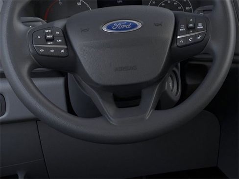 New 2025 Ford E-Transit Base image 12