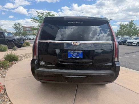 Used 2016 Cadillac Escalade Luxury AWD/4WD image 7