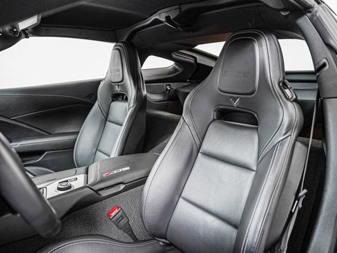 Used 2017 Chevrolet Corvette Z06 RWD image 8