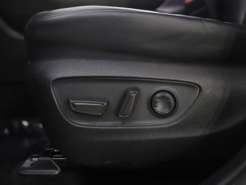 Used 2022 Toyota Highlander XLE image 31