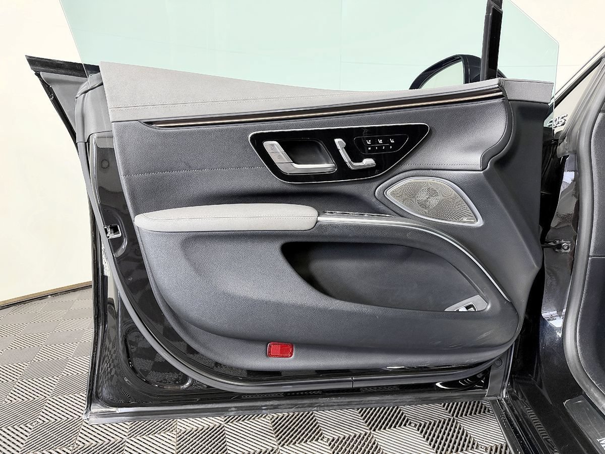 Used 2022 Mercedes-Benz EQS 580 4MATIC Sedan image 27
