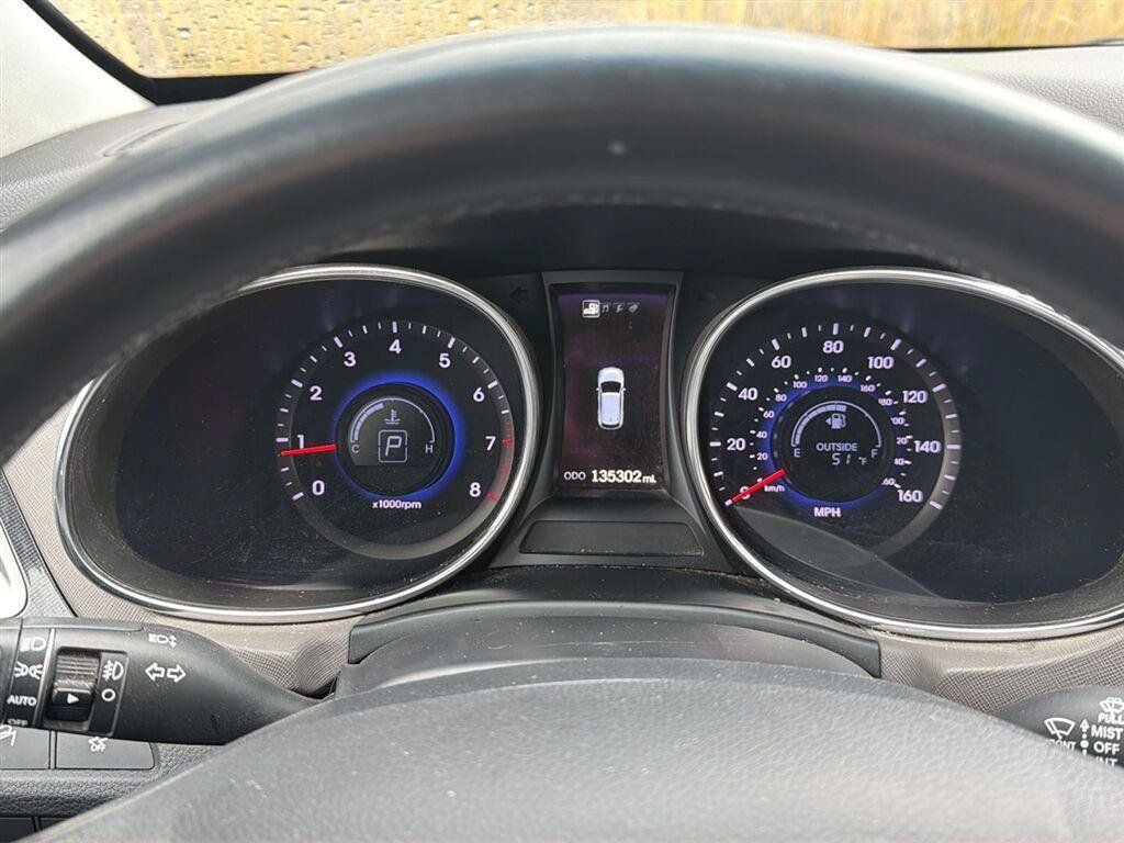 Used 2013 Hyundai Santa Fe Sport AWD/4WD image 11