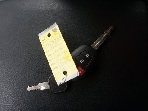 Used 2023 Toyota Tacoma SR image 28