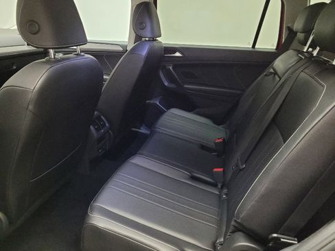 Used 2022 Volkswagen Tiguan SE FWD image 18