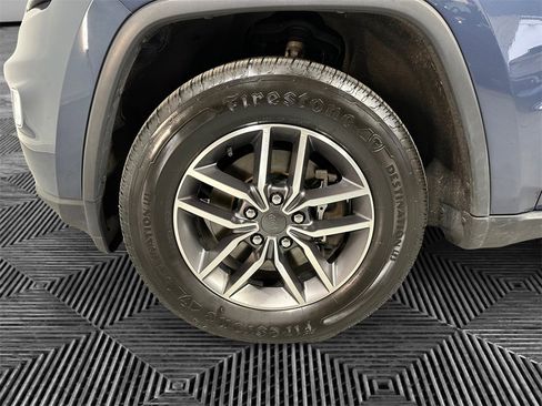 Used 2021 Jeep Grand Cherokee Limited image 14