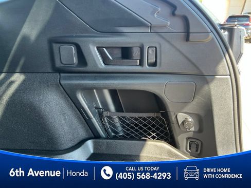 Used 2025 Subaru Outback Premium AWD/4WD image 18