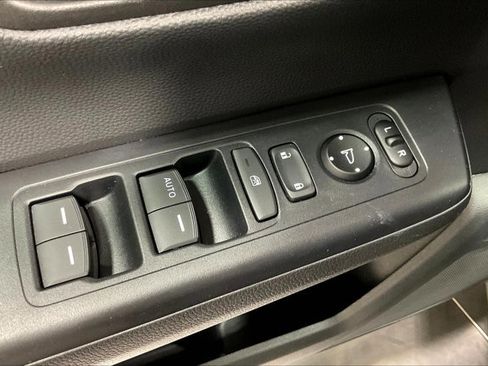 Used 2024 Honda CR-V LX image 39