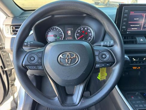 Used 2021 Toyota RAV4 LE AWD/4WD image 21
