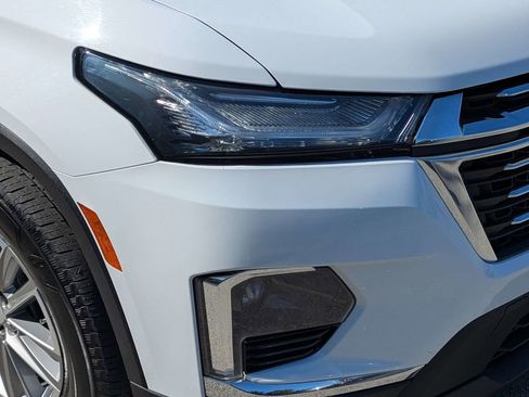 Used 2022 Chevrolet Traverse LT FWD image 10