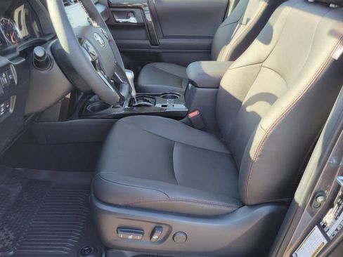 Used 2023 Toyota 4Runner TRD Off-Road Premium w/ Moonroof Package AWD/4WD image 23
