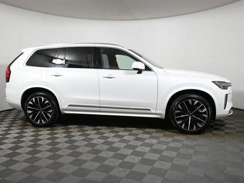 Used 2025 Volvo XC90 B5 Plus w/ Protection Package Premier image 8