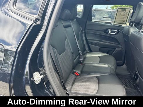 Certified 2025 Jeep Compass Latitude w/ Sun & Sound Group AWD/4WD image 27