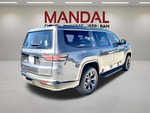 Used 2024 Jeep Wagoneer Series III AWD/4WD image 5
