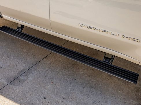 Used 2024 GMC Sierra 2500 Denali Ultimate image 12