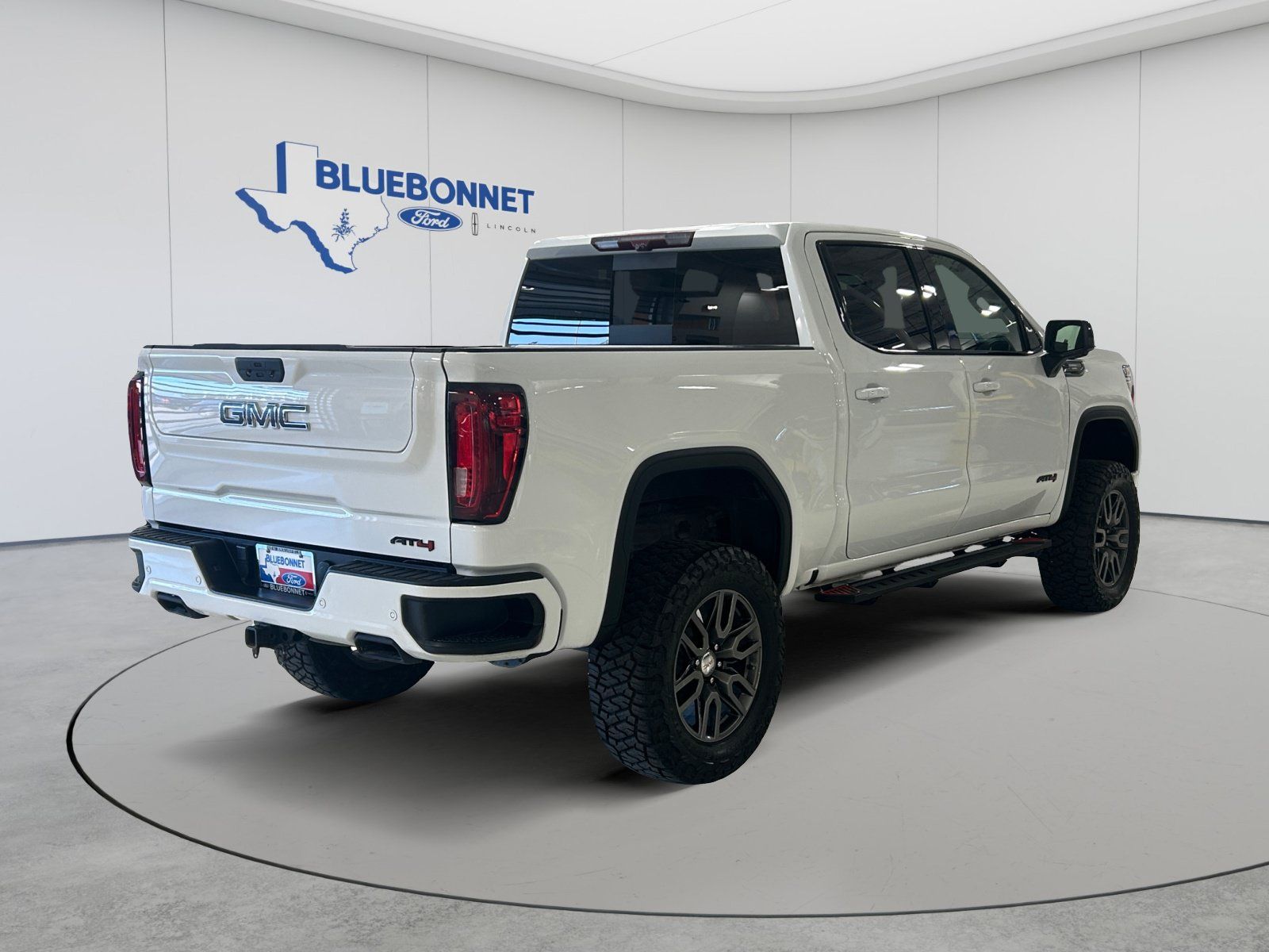Used 2021 GMC Sierra 1500 AT4 w/ AT4 Value Package AWD/4WD image 5
