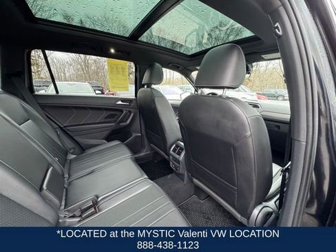 Certified 2022 Volkswagen Tiguan SE R-Line image 27